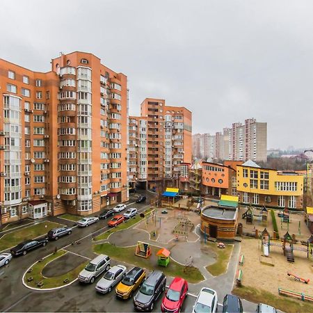 Комфортная Двухкомнатная Квартира Возле Метро Академгородок Kiev Bagian luar foto