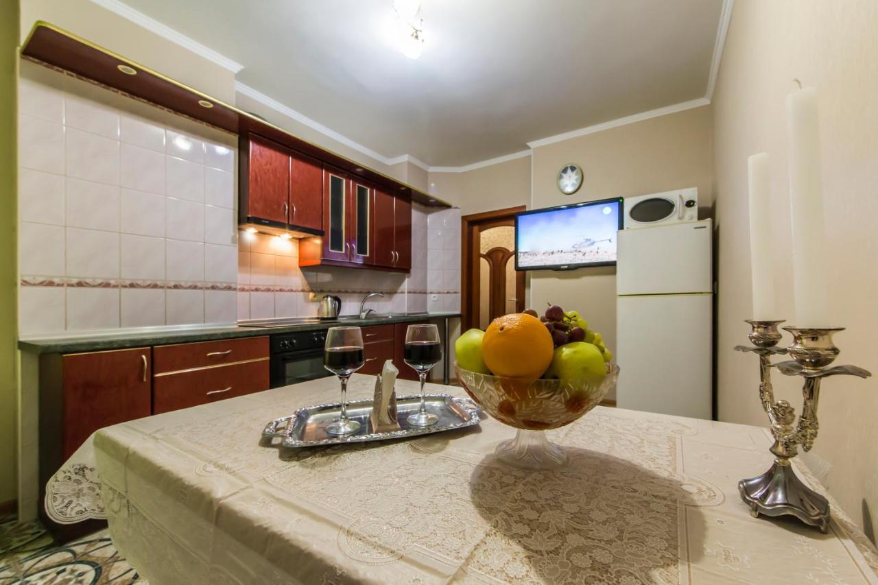 Комфортная Двухкомнатная Квартира Возле Метро Академгородок Kiev Bagian luar foto