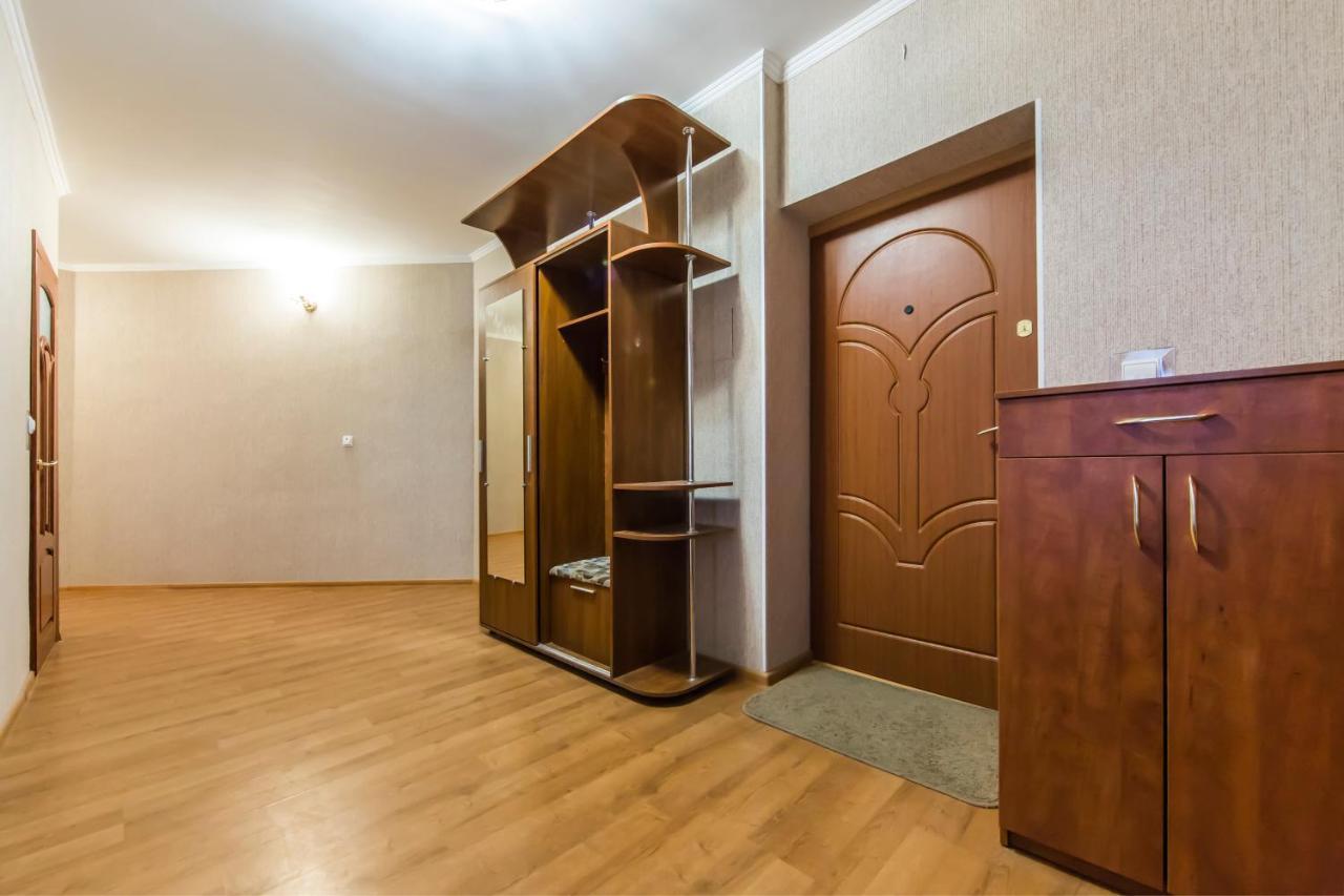Комфортная Двухкомнатная Квартира Возле Метро Академгородок Kiev Bagian luar foto