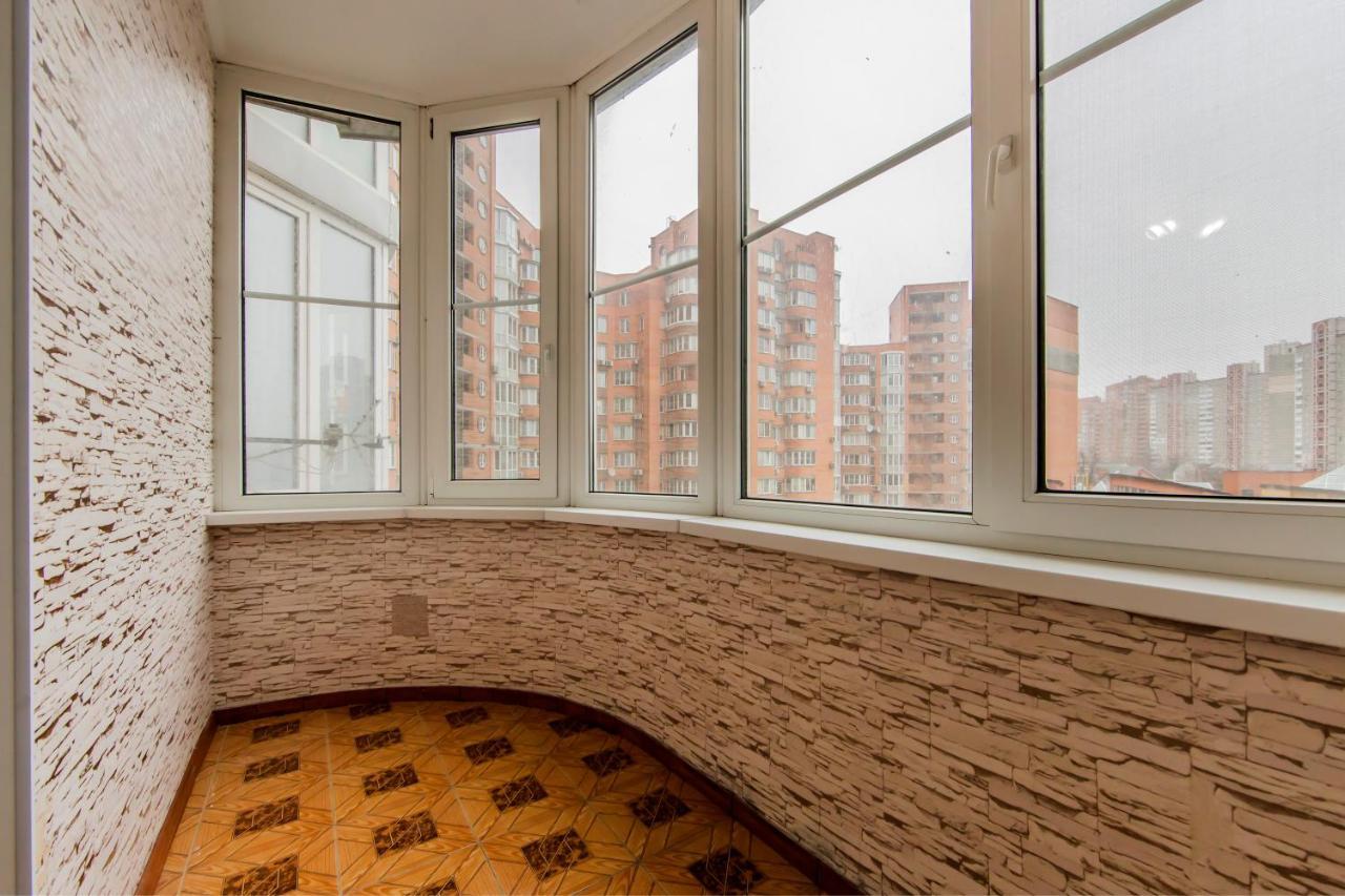 Комфортная Двухкомнатная Квартира Возле Метро Академгородок Kiev Bagian luar foto